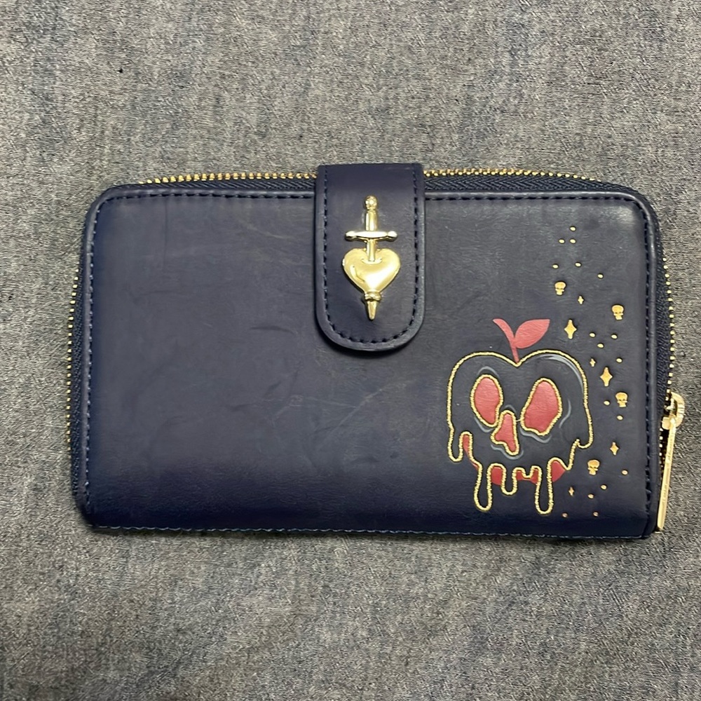Disney Loungefly Snow White Poison Apple Wallet